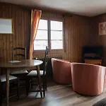 Shed ホテル 3*